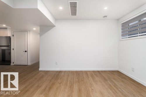 8522/8524 84 Avenue, Edmonton, AB - Indoor Photo Showing Other Room