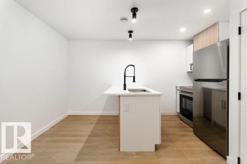 8522/8524 84 Avenue, Edmonton, AB - Indoor