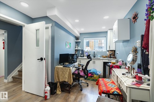 11907 70 Street, Edmonton, AB - Indoor