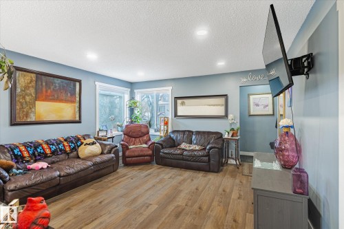 11907 70 Street, Edmonton, AB - Indoor Photo Showing Living Room