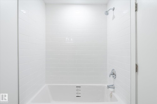 11907 70 Street, Edmonton, AB - Indoor Photo Showing Bathroom
