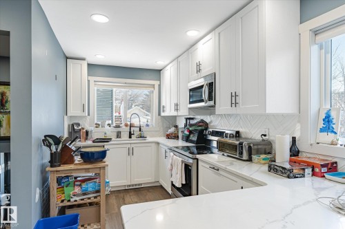 11907 70 Street, Edmonton, AB - Indoor Photo Showing Kitchen