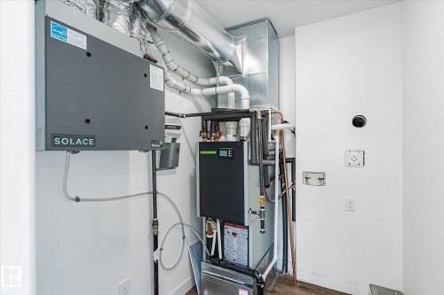 11907 70 Street, Edmonton, AB - 