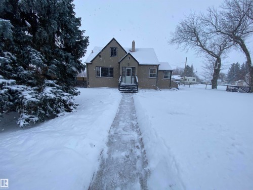 4809 54A Avenue, Vegreville, AB - Outdoor