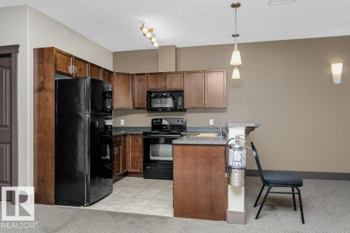 119 2503 Hanna Crescent, Edmonton, AB - Indoor Photo Showing Kitchen