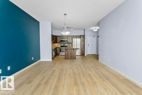 119 2503 Hanna Crescent, Edmonton, AB - Indoor Photo Showing Kitchen