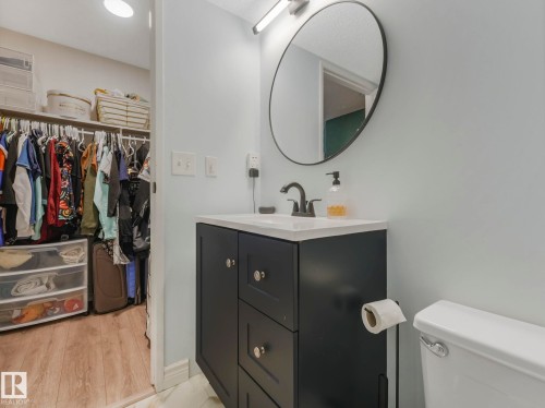 326 10636 120 Street, Edmonton, AB - Indoor Photo Showing Bathroom