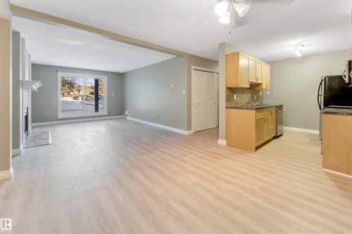 104 18008 62B Avenue, Edmonton, AB - Indoor Photo Showing Kitchen