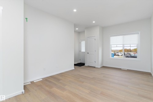 4277 Kinglet Drive, Edmonton, AB - Indoor Photo Showing Other Room