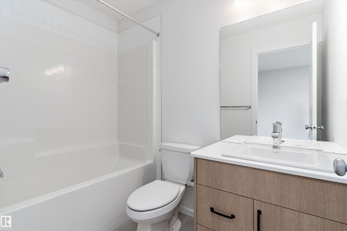 4277 Kinglet Drive, Edmonton, AB - Indoor Photo Showing Bathroom