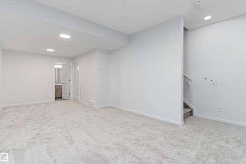 4277 Kinglet Drive, Edmonton, AB - Indoor Photo Showing Other Room