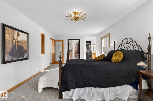 47 Willow Springs Crescent, Sylvan Lake, AB - Indoor Photo Showing Bedroom