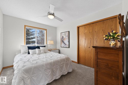 47 Willow Springs Crescent, Sylvan Lake, AB - Indoor Photo Showing Bedroom