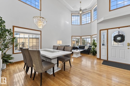 47 Willow Springs Crescent, Sylvan Lake, AB - Indoor Photo Showing Dining Room
