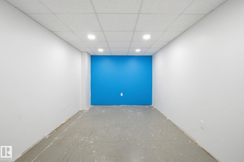 457 Abbottsfield Road, Edmonton, AB - Indoor
