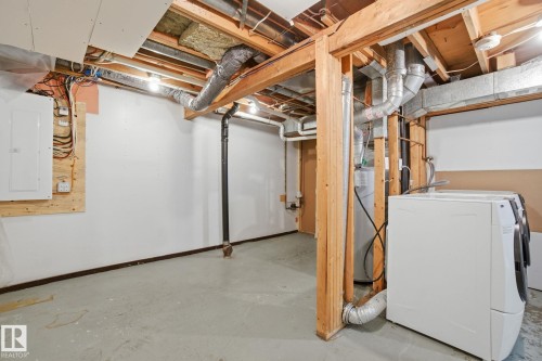 457 Abbottsfield Road, Edmonton, AB - Indoor