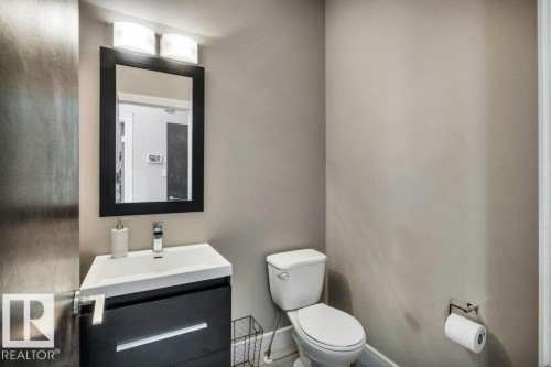 7647 181 Avenue, Edmonton, AB - Indoor Photo Showing Bathroom