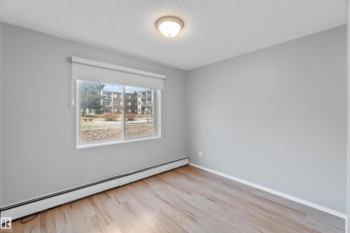 102 11450 40 Avenue, Edmonton, AB - Indoor Photo Showing Other Room