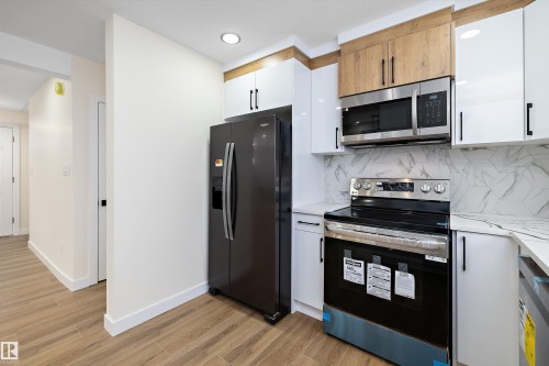 13519 109 Street, Edmonton, AB - Indoor Photo Showing Kitchen