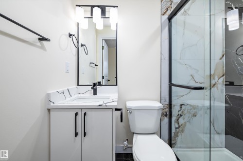 13519 109 Street, Edmonton, AB - Indoor Photo Showing Bathroom