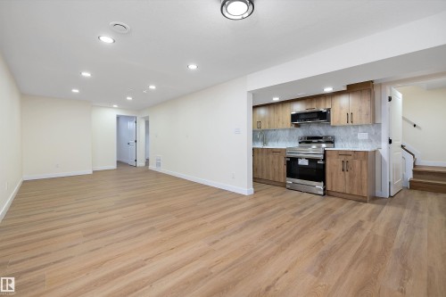 13519 109 Street, Edmonton, AB - Indoor Photo Showing Kitchen