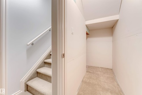 6723 19 Avenue, Edmonton, AB - Indoor Photo Showing Other Room