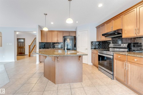 Edmonton, AB - Indoor Photo Showing Kitchen