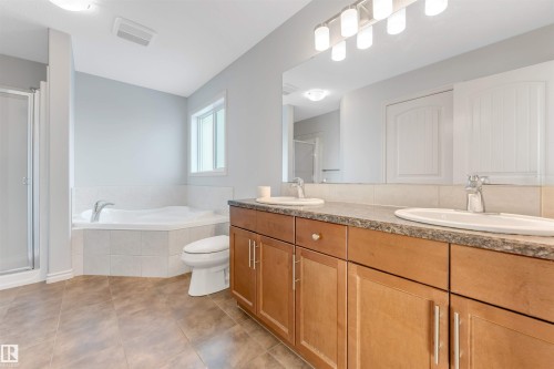 Edmonton, AB - Indoor Photo Showing Bathroom