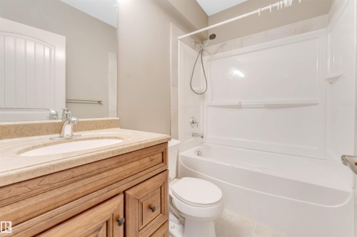 Edmonton, AB - Indoor Photo Showing Bathroom
