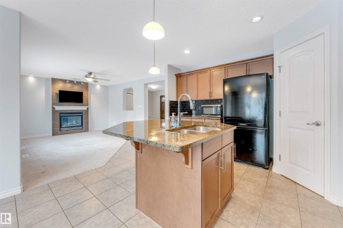 6723 19 Avenue, Edmonton, AB - Indoor Photo Showing Kitchen With Double Sink