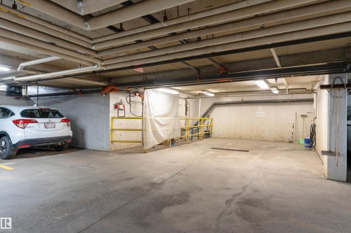 203 10610 76 Street, Edmonton, AB - Indoor Photo Showing Garage