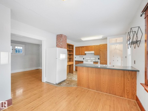 10975 123 Street, Edmonton, AB - Indoor Photo Showing Kitchen