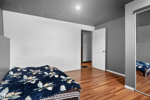 1732 61 Street, Edmonton, AB - Indoor Photo Showing Bedroom