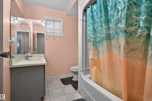 1732 61 Street, Edmonton, AB - Indoor Photo Showing Bathroom