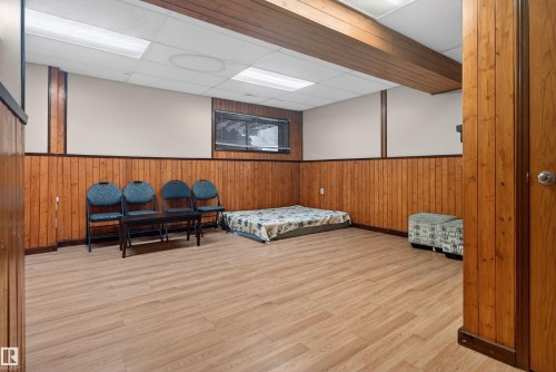 1732 61 Street, Edmonton, AB - Indoor