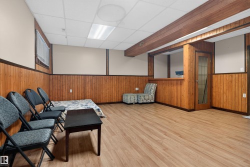 1732 61 Street, Edmonton, AB - Indoor