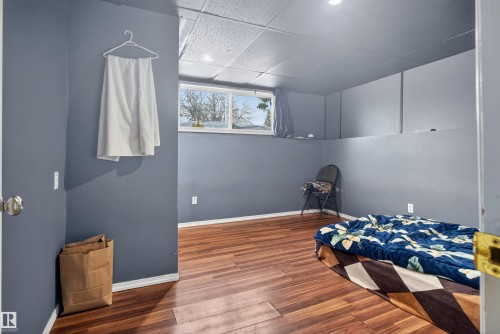 1732 61 Street, Edmonton, AB - Indoor