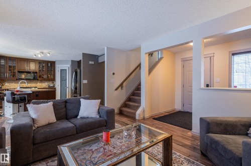 161 Hayward Crescent, Edmonton, AB - Indoor Photo Showing Living Room