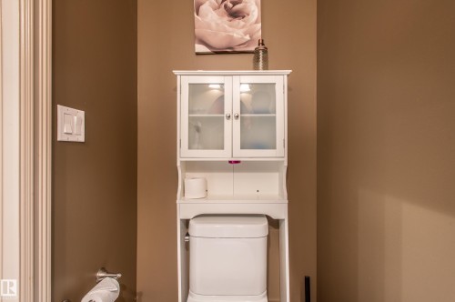 161 Hayward Crescent, Edmonton, AB - Indoor Photo Showing Bathroom
