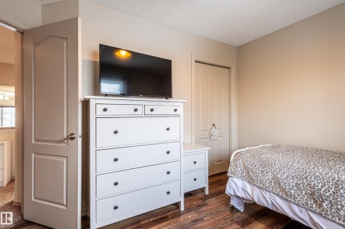 161 Hayward Crescent, Edmonton, AB - Indoor Photo Showing Bedroom