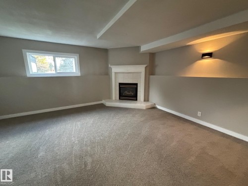 46 Matthew Road, Spruce Grove, AB - Indoor With Fireplace