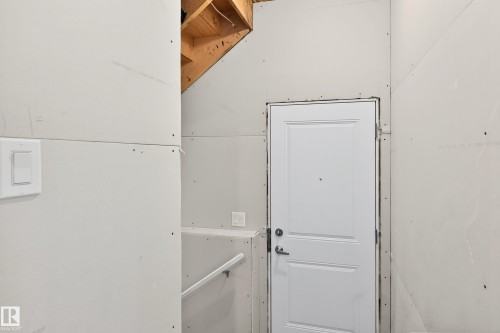 17203 3 Street, Edmonton, AB - Indoor Photo Showing Other Room
