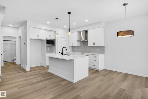 17427 3 Street, Edmonton, AB - Indoor Photo Showing Kitchen With Upgraded Kitchen