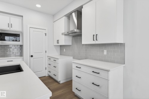17427 3 Street, Edmonton, AB - Indoor Photo Showing Kitchen