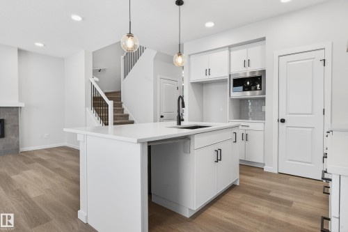 17427 3 Street, Edmonton, AB - Indoor Photo Showing Kitchen With Upgraded Kitchen