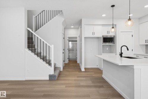 17427 3 Street, Edmonton, AB - Indoor Photo Showing Kitchen With Upgraded Kitchen