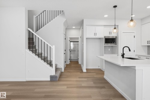 17427 3 Street, Edmonton, AB - Indoor Photo Showing Kitchen