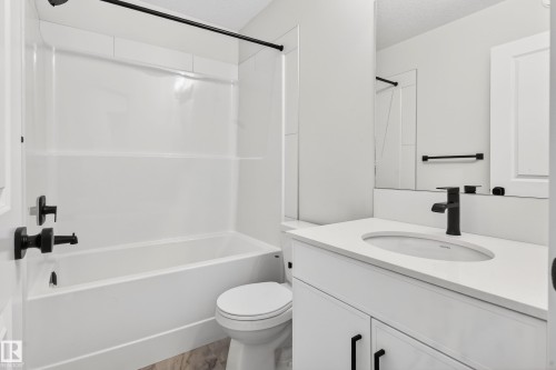17427 3 Street, Edmonton, AB - Indoor Photo Showing Bathroom