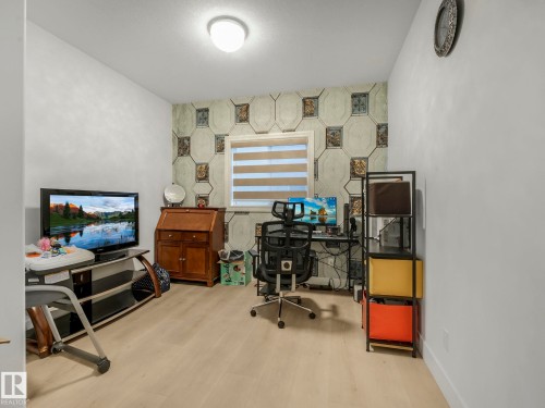 572 Butterworth Way, Edmonton, AB - Indoor Photo Showing Office