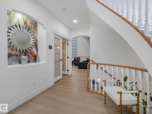 572 Butterworth Way, Edmonton, AB - Indoor Photo Showing Other Room